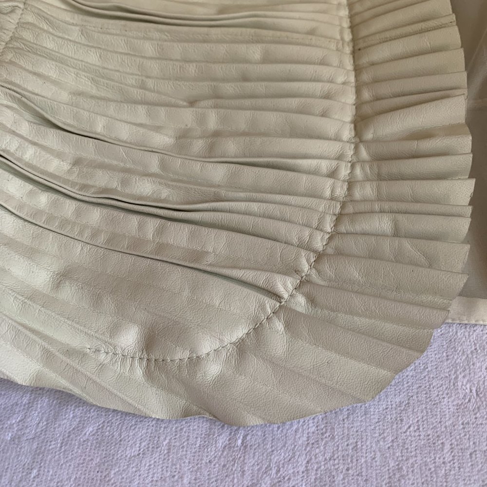 Valentino runway white pleated leather Jacket with silk tulle lining US 4 6 - Picture 9 of 13